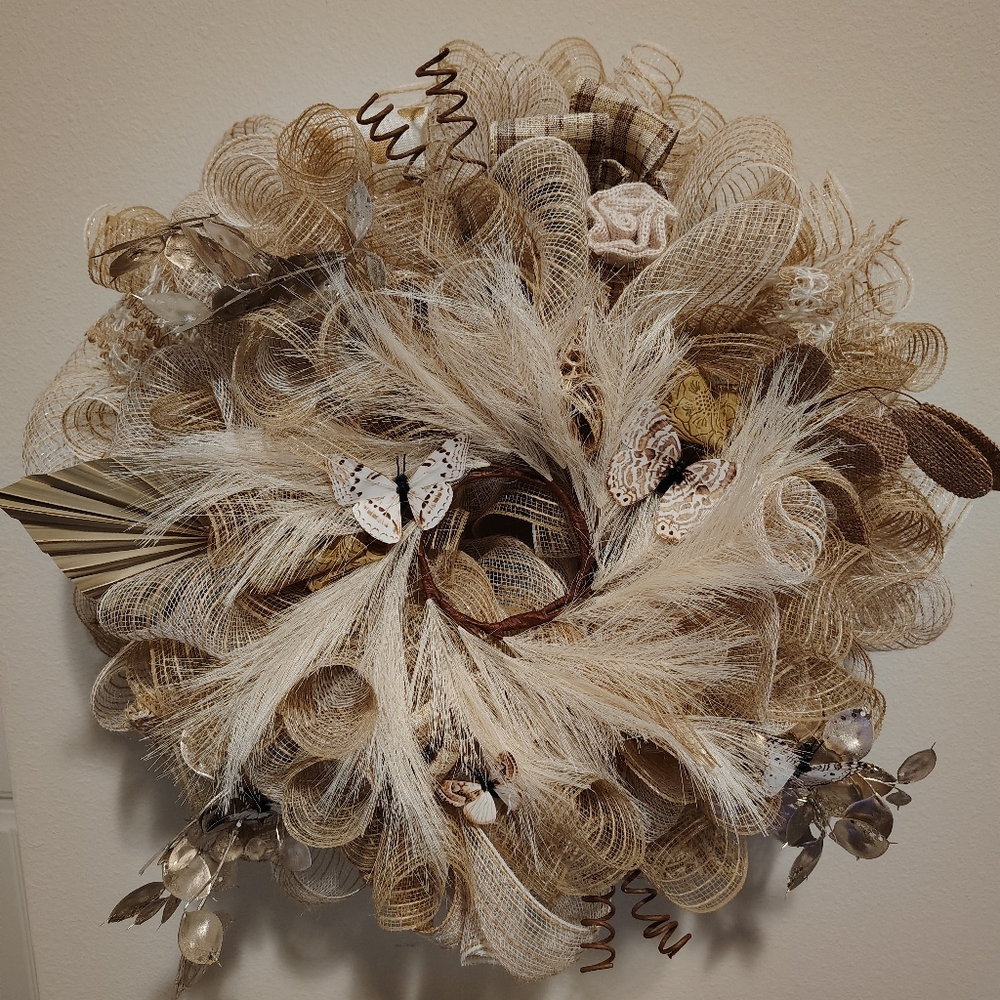 Elegant Tan and Cream Wreath